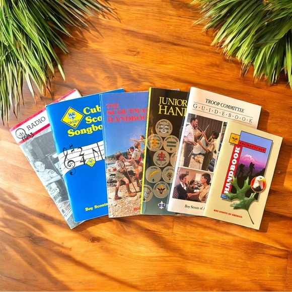 VINTAGE 90s Boy Scouts of America Handbooks & Guides - Lot of 6 - Retro / BSA - Picture 1 of 10
